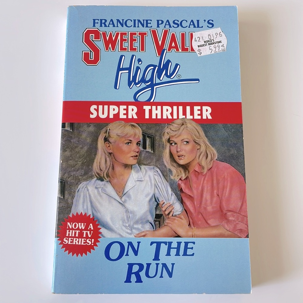 ✨2/$20✨ SVH (Super Thriller) On The Run